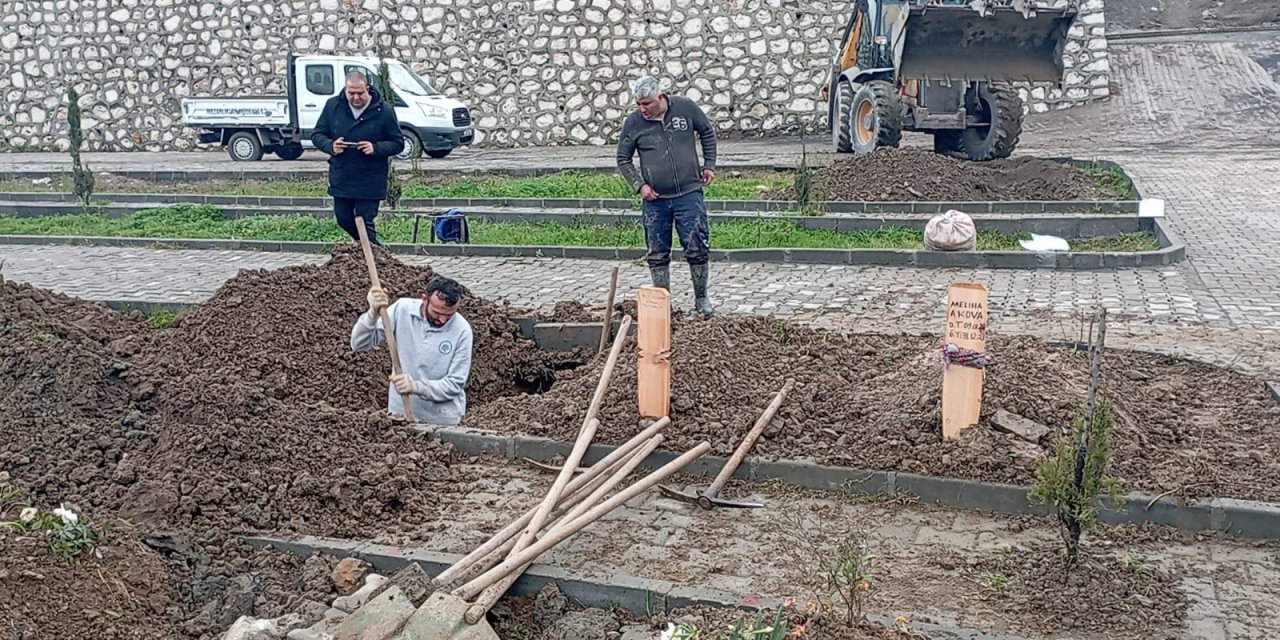 Kimsesizler Mezarlığına Defnedilen Ukraynalı Denizcinin Cenazesi, Ülkesine Götürülüyor