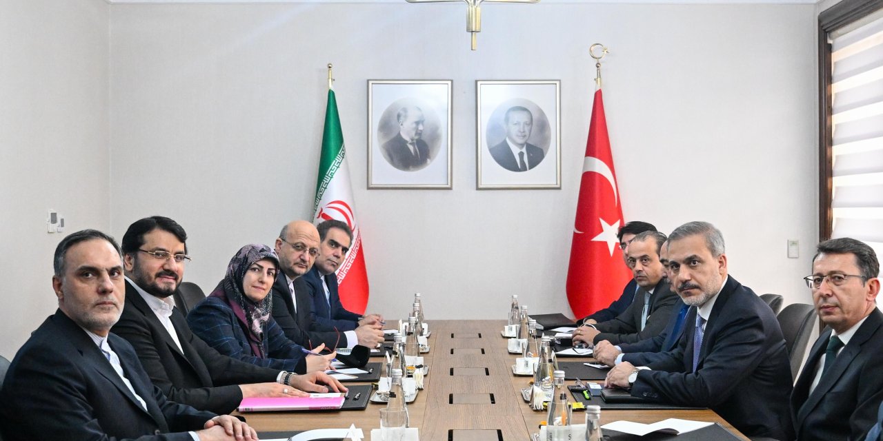 Bakan Fidan, İran Yol Ve Şehir Planlama Bakanı Bezrpaş İle Görüştü