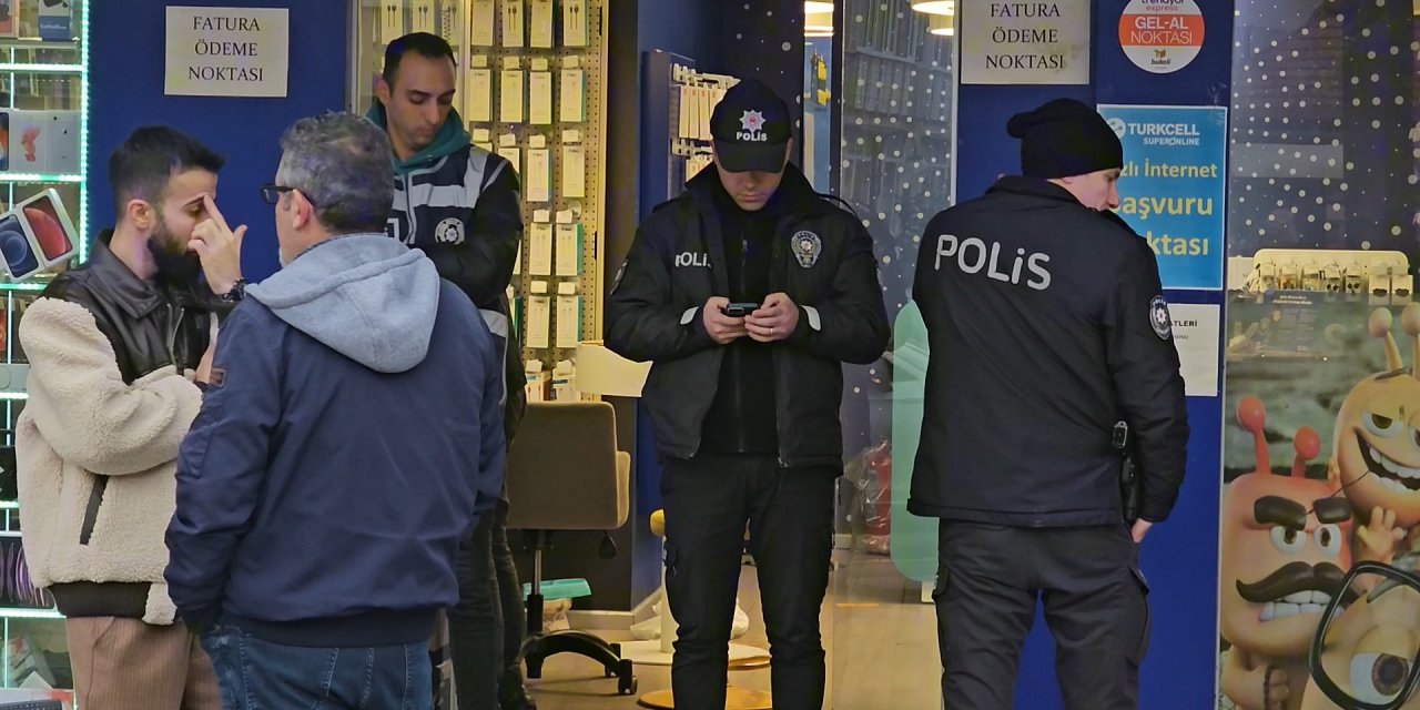 Bakırköy'de Telefoncuya Gelen Müşteriye Silahlı Saldırı