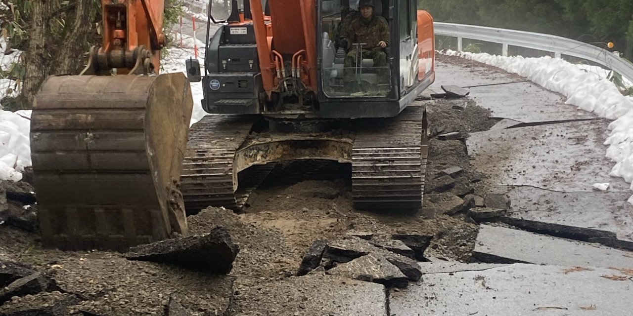 Japonya’da Çalışmalar Yıkımın Şiddetli Yaşandığı İki Kentte Yoğunlaştı