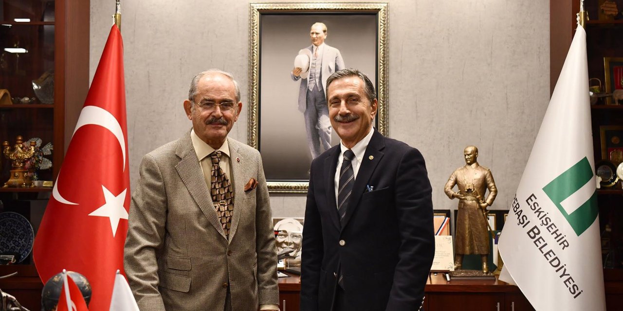 Eskişehir'in Chp'li Belediyelerinde 'Çalıştay' Gerginliği