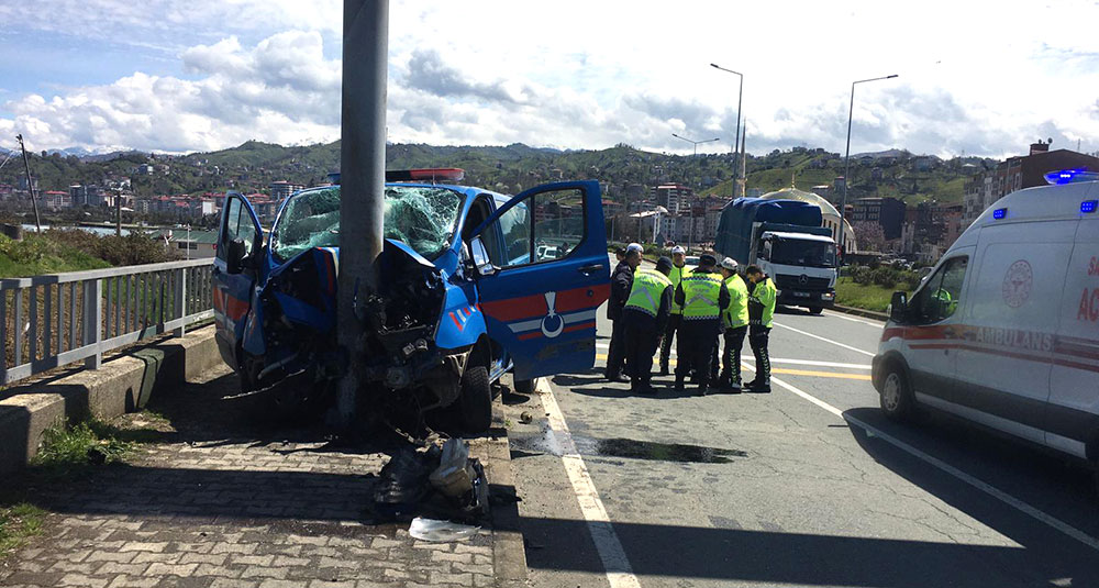Rize'de Trafik Kazasında 3 Asker Yaralandı