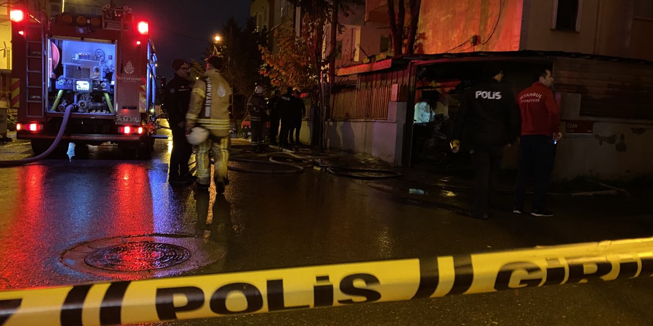Pendik'te, Yakın Noktalarda Bulunan Doğal Gaz Kutusu İle Otomobilde Eş Zamanlı Yangın