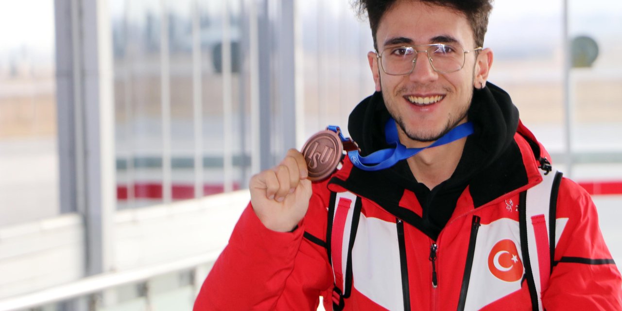 Türkiye'ye Buzda Madalya Kazandıran Furkan'ın Hedefi Önce Dünya, Sonra Olimpiyat