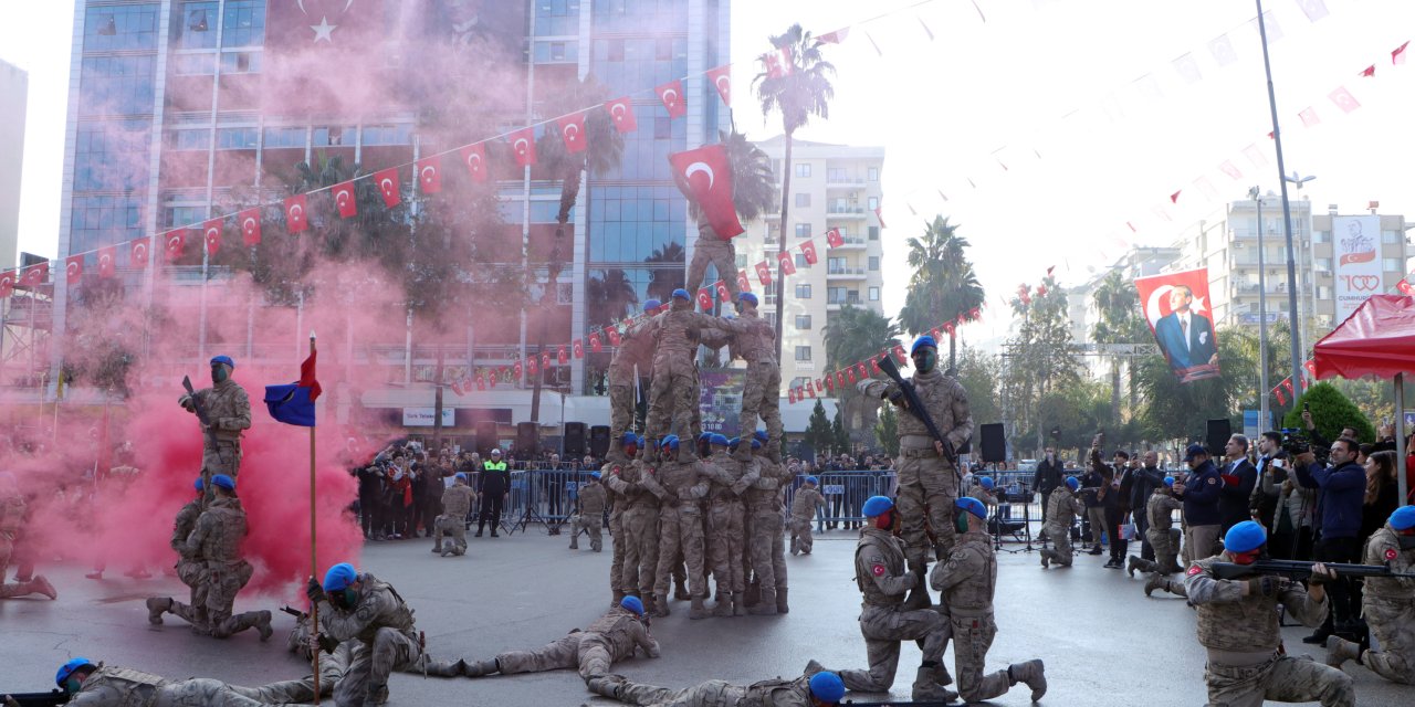 Adana'da Kurtuluş Coşkusu