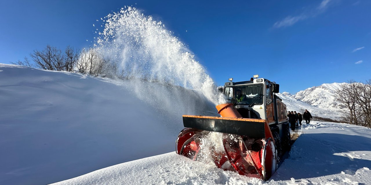 Tunceli'de 170 Köy Yolu Kardan Ulaşıma Kapandı