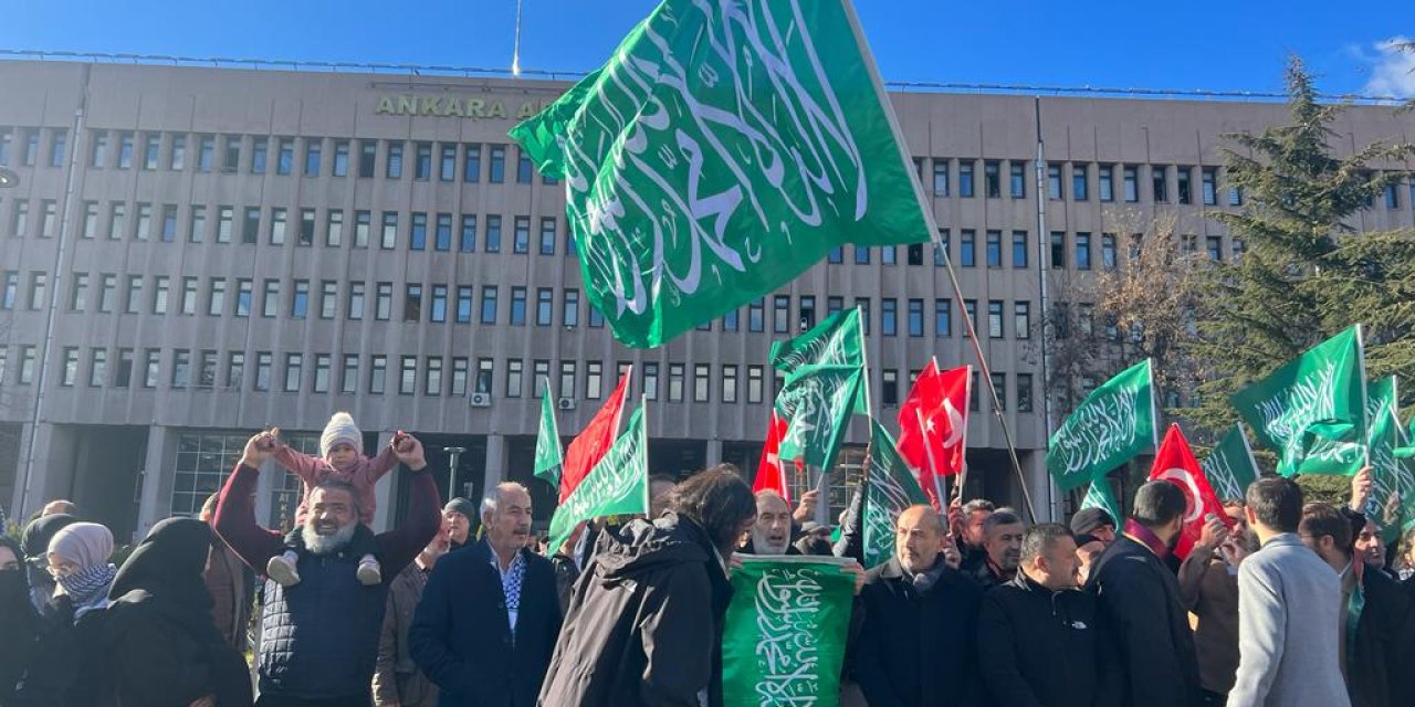 Ankara Barosu'nun 'Bayrak' Suç Duyurusuna Tepki