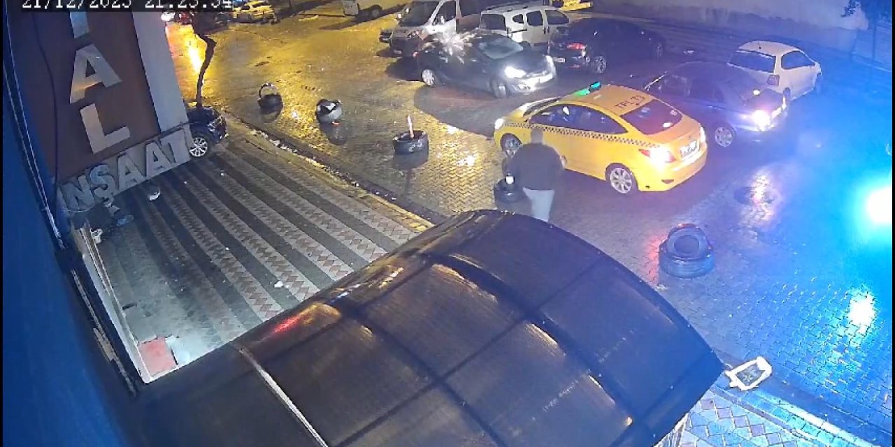 Sultangazi'de Uzun Namlulu Silahlarla Bir Kişinin Öldürüldüğü Olayla İlgili 2 Kişi Yakalandı