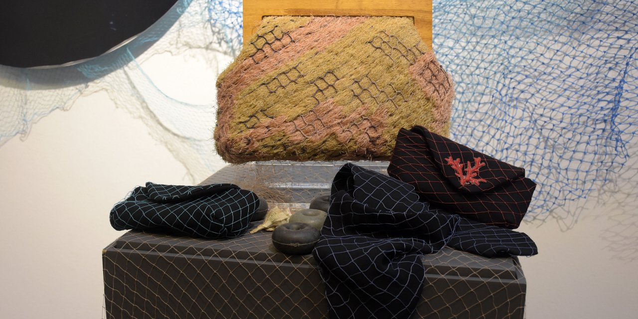 Denizden Çıkarılan Ağ Ve Atıklardan Elbise, Çanta Üretildi