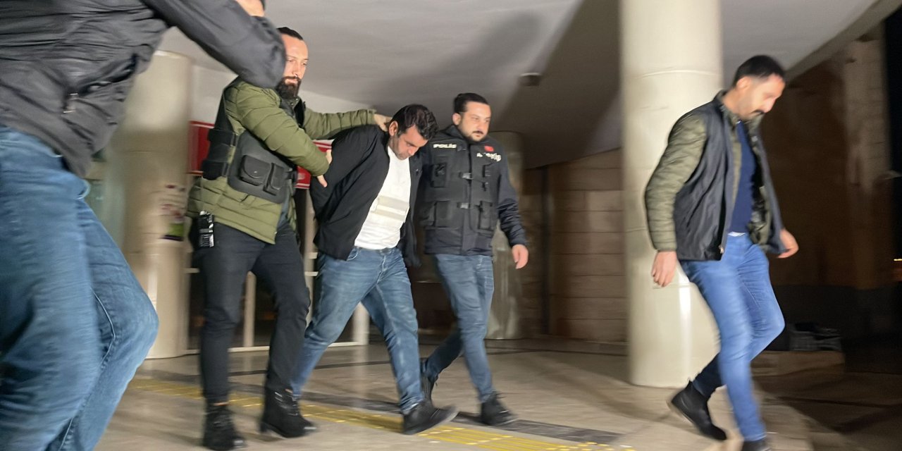 Eşi Ve 5 Çocuğunun Öldüğü Otomobili 'Gelin Arabası' Yapıp, 5 Ay Sonra Evlenmişti; Tutuklandı