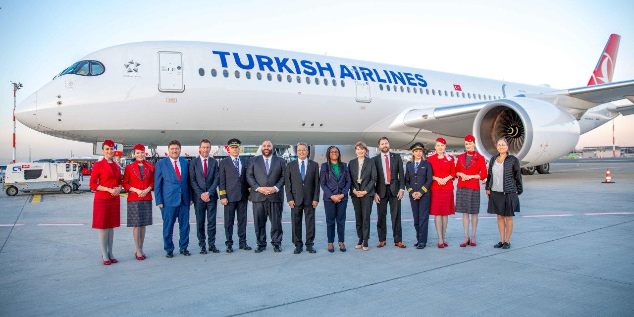 Thy, İngiltere İş Ve Ticaret Bakanı Kemi Badenoch'u Uçak Gösteriminde Ağırladı