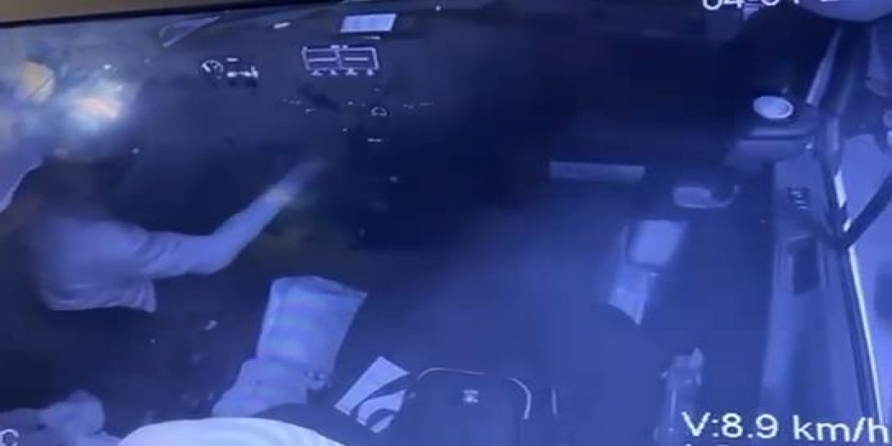 Kadıköy'de Kaçırılan Servisin İçinden Yeni Görüntüler: Panik Anları Kamerada