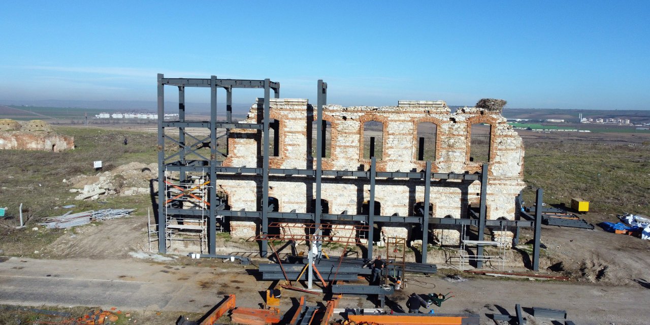 Tek Duvarı Ayakta Kalan Tarihi Asker Hastanesi, Restorasyona Alınıyor