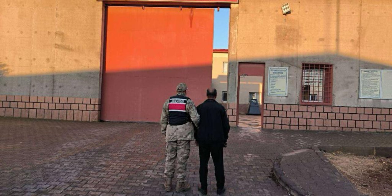 Tutuklu Ziyaretinde Arandığı Tespit Edilince Gözaltına Alındı