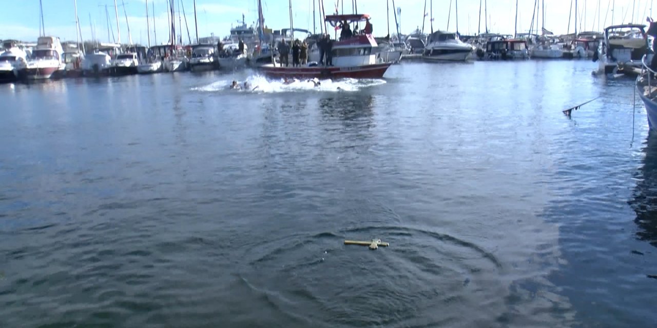 Bakırköy Ve Ortaköy'de Haç Çıkarma Töreni