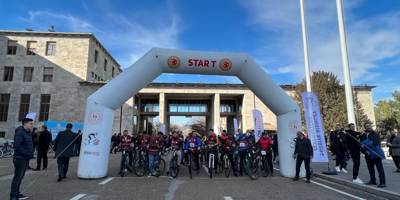 Kurtulmuş: Ümit Ediyorum Ki Gazetecilerin Yeşil Pasaport Alması Mümkün Olur