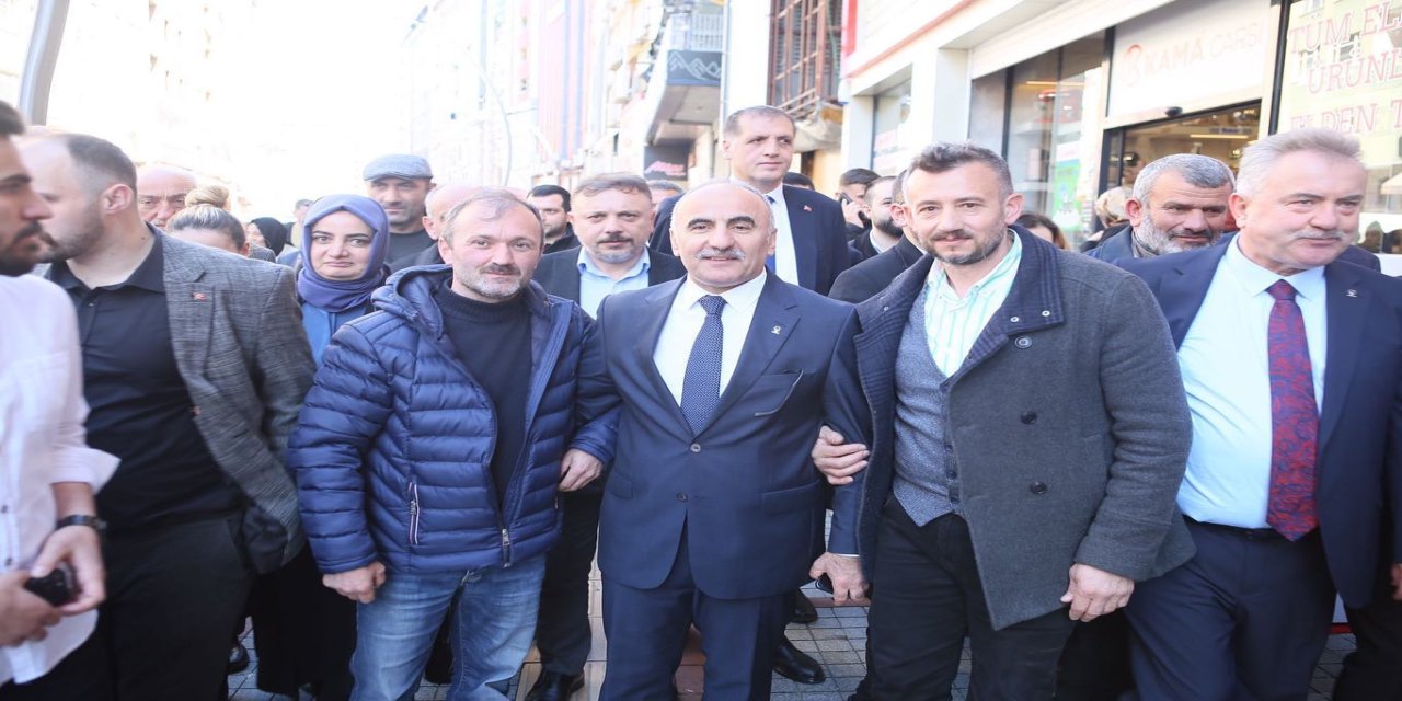 AK Parti Tam Kadro Rize’de Sahada