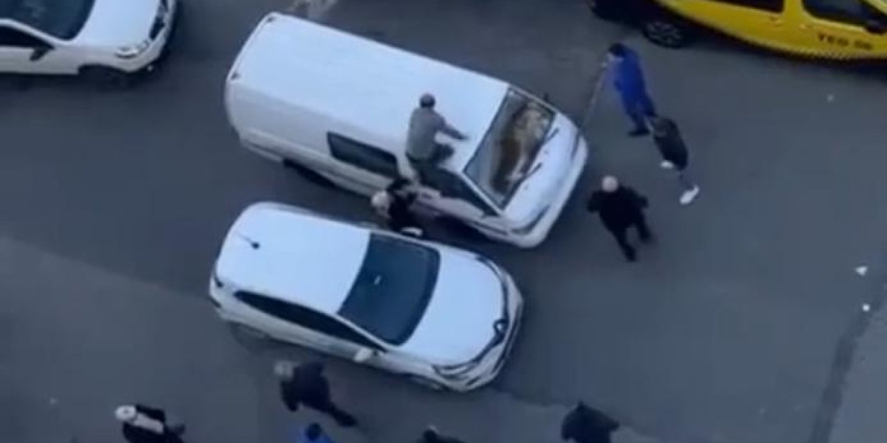 Gaziosmanpaşa'da Yol Verme Tartışmasında Balyozlarla Araçların Camını Kırdılar