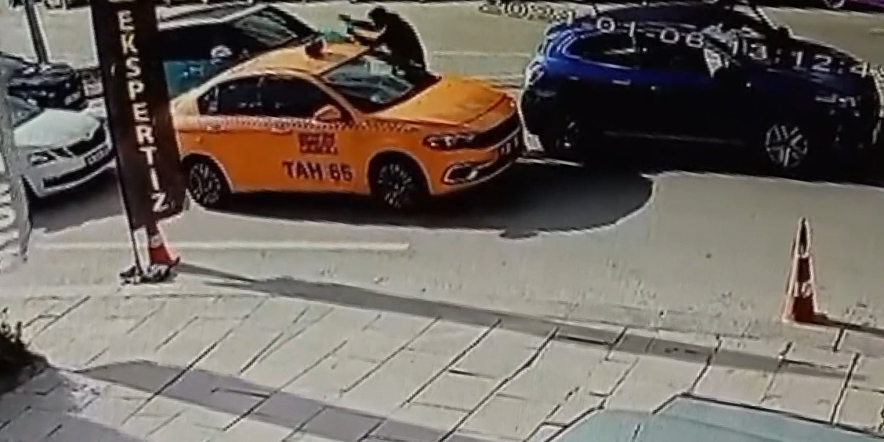 Çekmeköy'de Kaza Sonrası Çıkan Kavga Kamerada