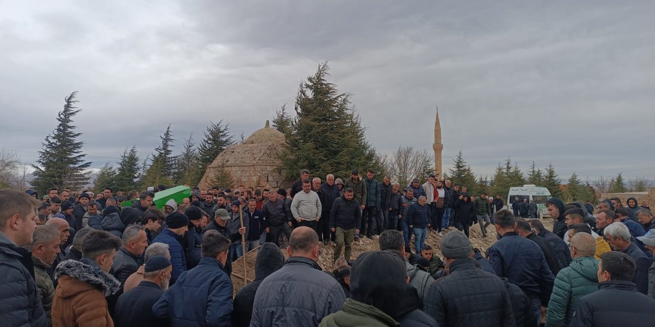 Niğde'de Kazada Ölen Çift Yan Yana Defnedildi