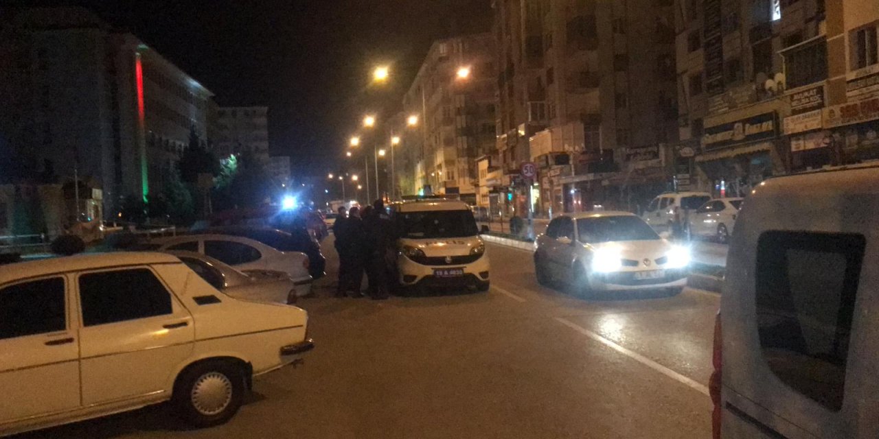 'Dur' İhtarına Uymayan Sürücü Emniyet Müdürlüğü Önünden Geçerken Yakalandı