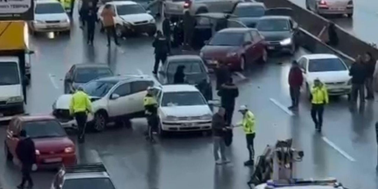 Ankara'da 26 Aracın Karıştığı Zincirleme Kazada 3 Kişi Yaralandı