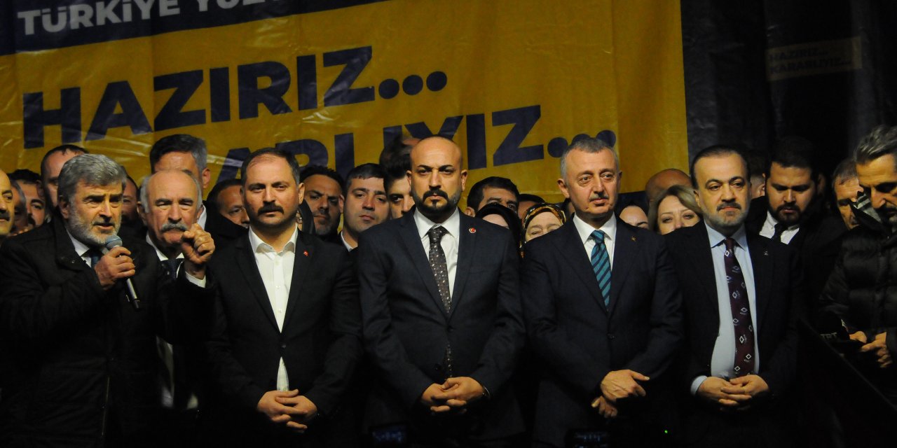 Yeniden Aday Olan Tahir Büyükakın Kocaeli’nde Coşkuyla Karşılandı