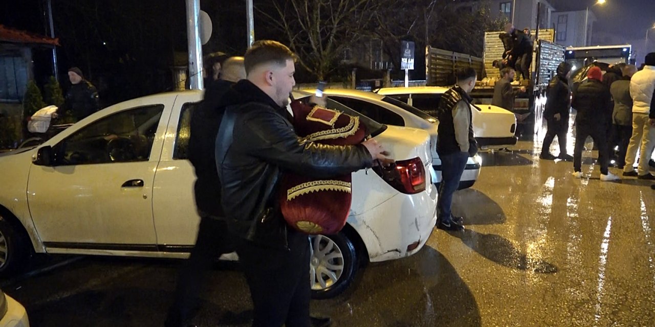 Düzce Belediye Başkan Adayı Özlü, Tulum Ve Meşalelerle Karşılandı