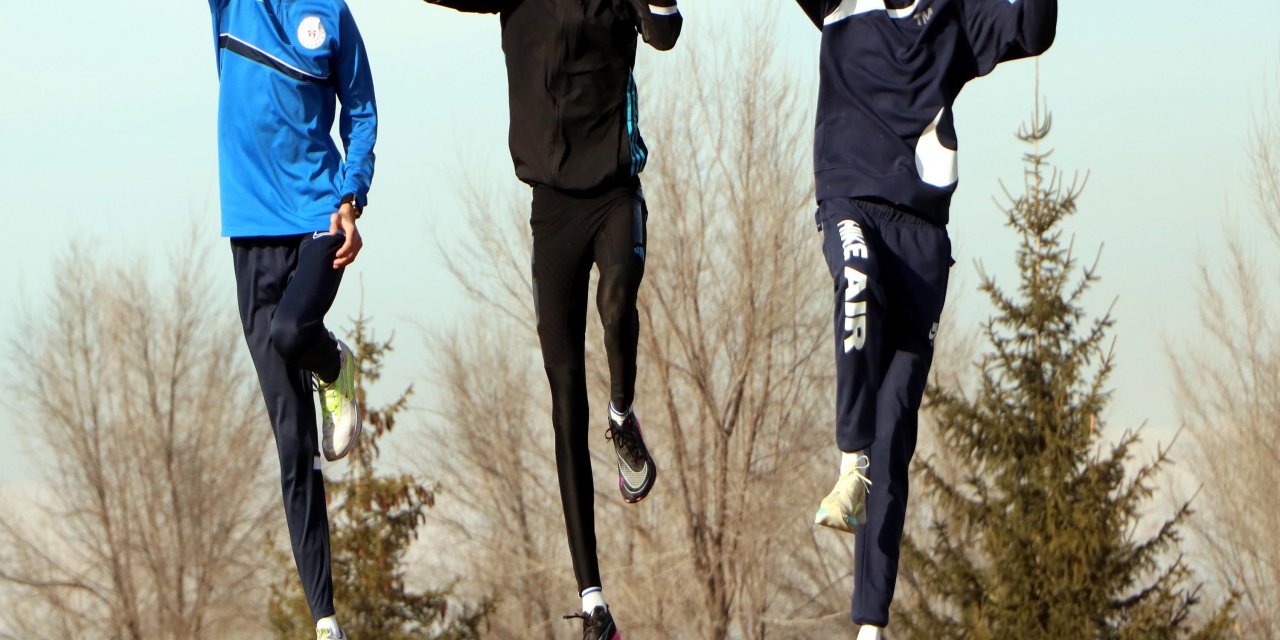 Liseli Üçüz Atletler