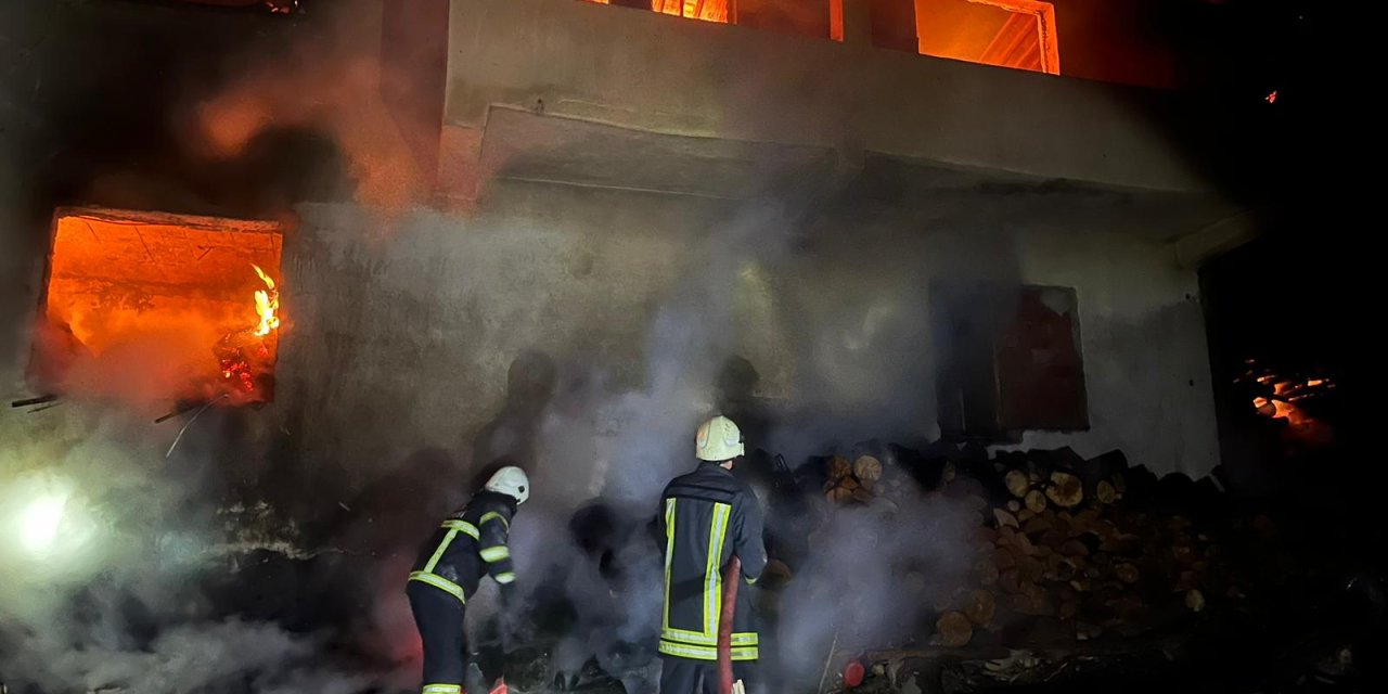 Tokat'ta Ev Alev Alev Yandı