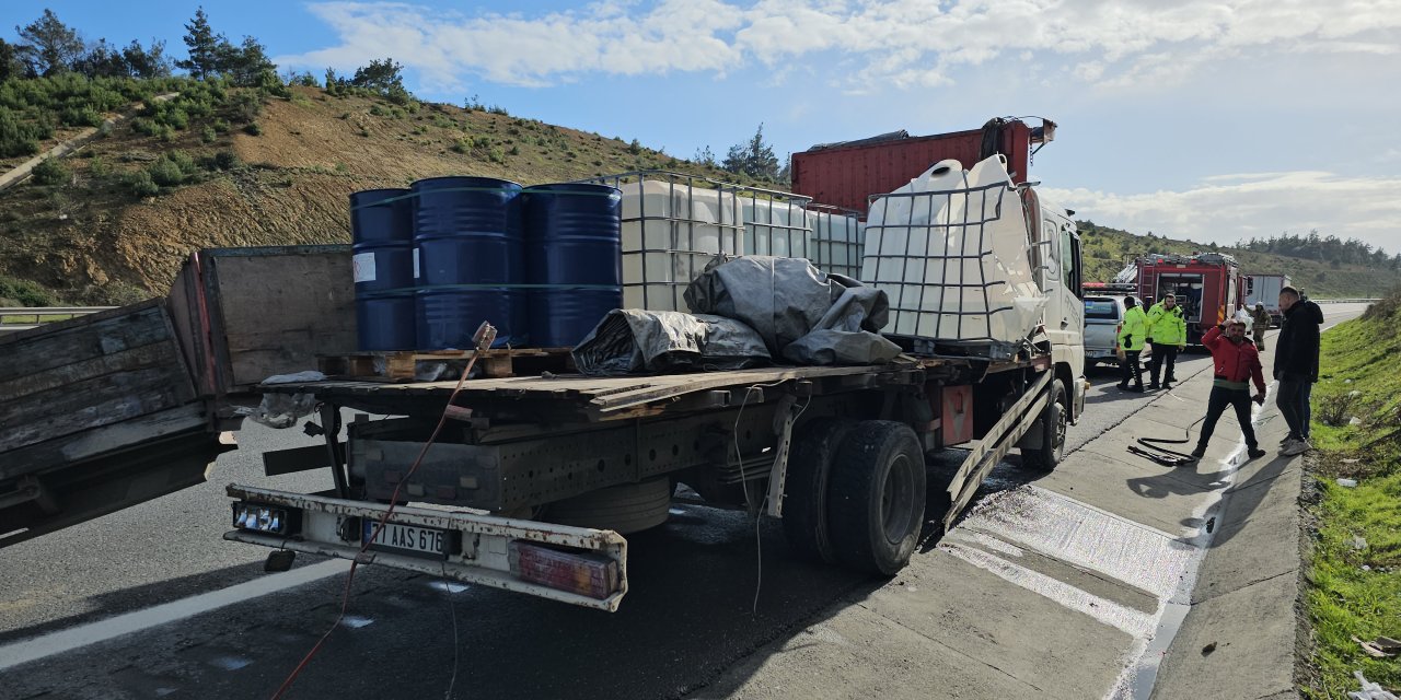 Kuzey Marmara Otoyolu'ndaki Kazada Kimyasal Madde Tedirginliği