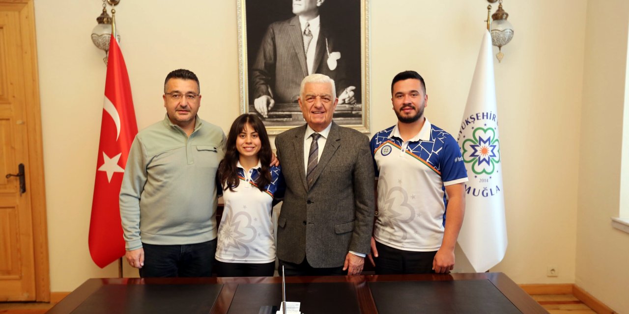 Muğlalı Okçu Hazal'dan Avrupa Ve Dünya Rekoru