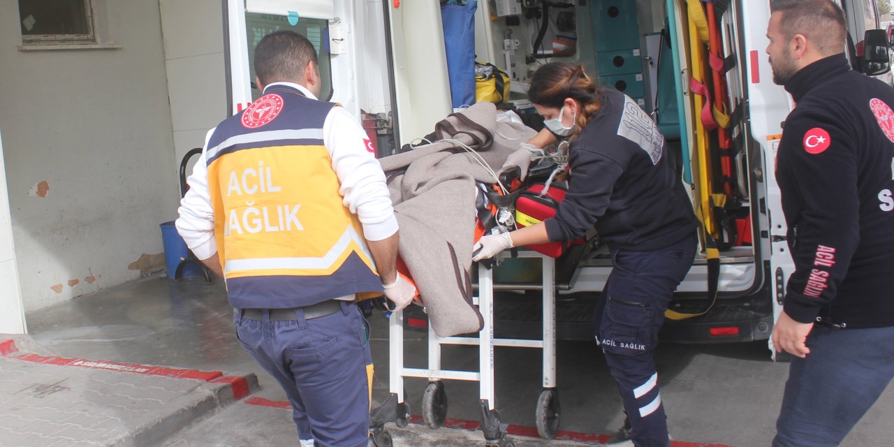 Sokak Ortasında 4 Bıçak Darbesiyle Yaralandı