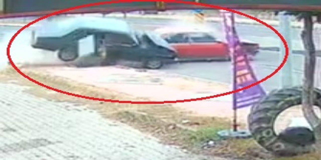 Nevşehir'de 2 Otomobilin Çarpıştığı Kaza Kamerada