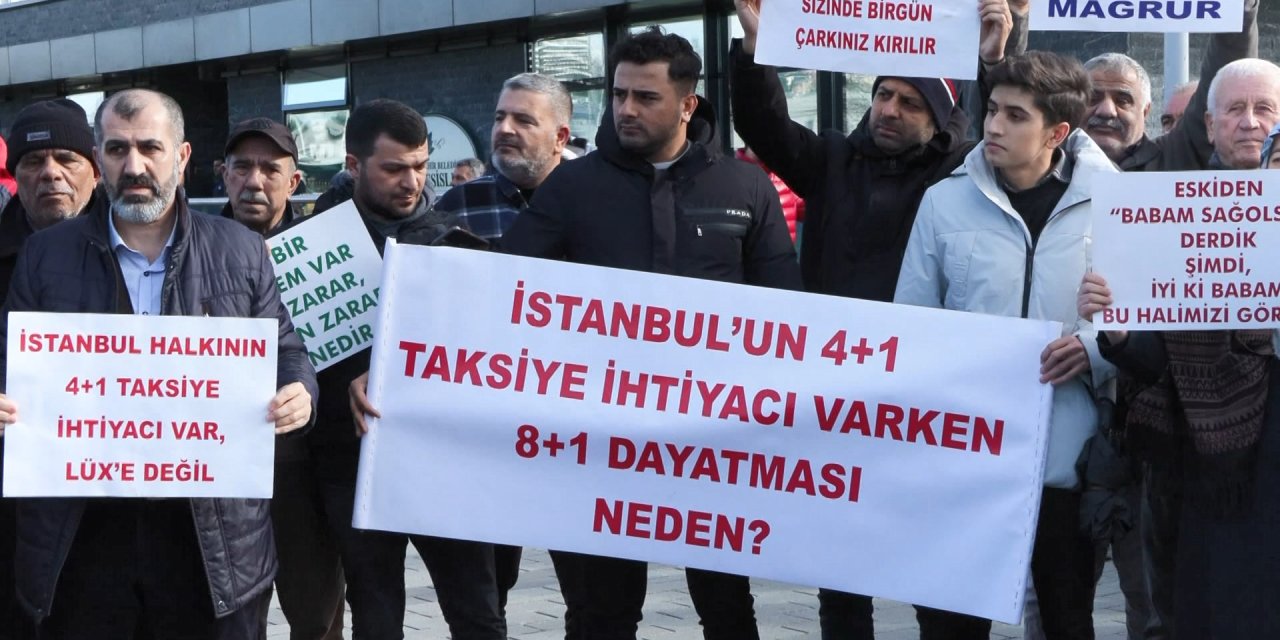 (Geniş Haber)-ukome Toplantısı Sırasında '8+1 Taksicilerden Taş Ve Sopalı Protesto