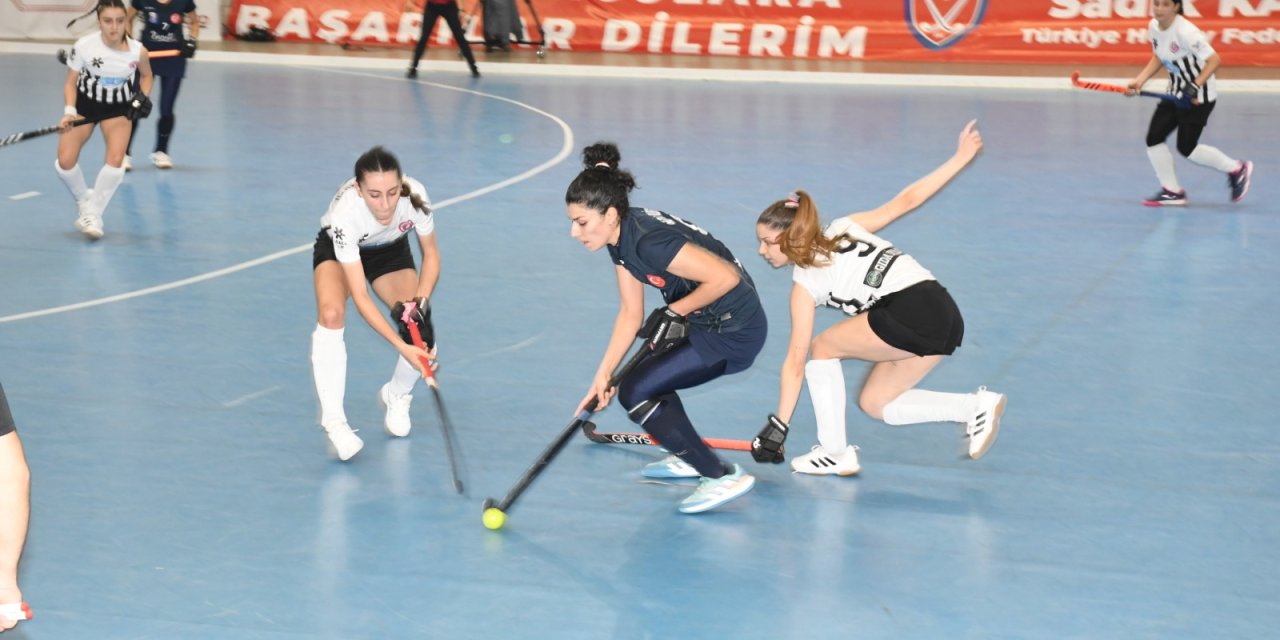 Hokey Müsabakasında Evlenme Teklifi