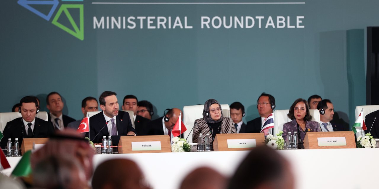 Bakan Bayraktar, Riyad’da Geleceğin Mineralleri Forumu’na Katıldı