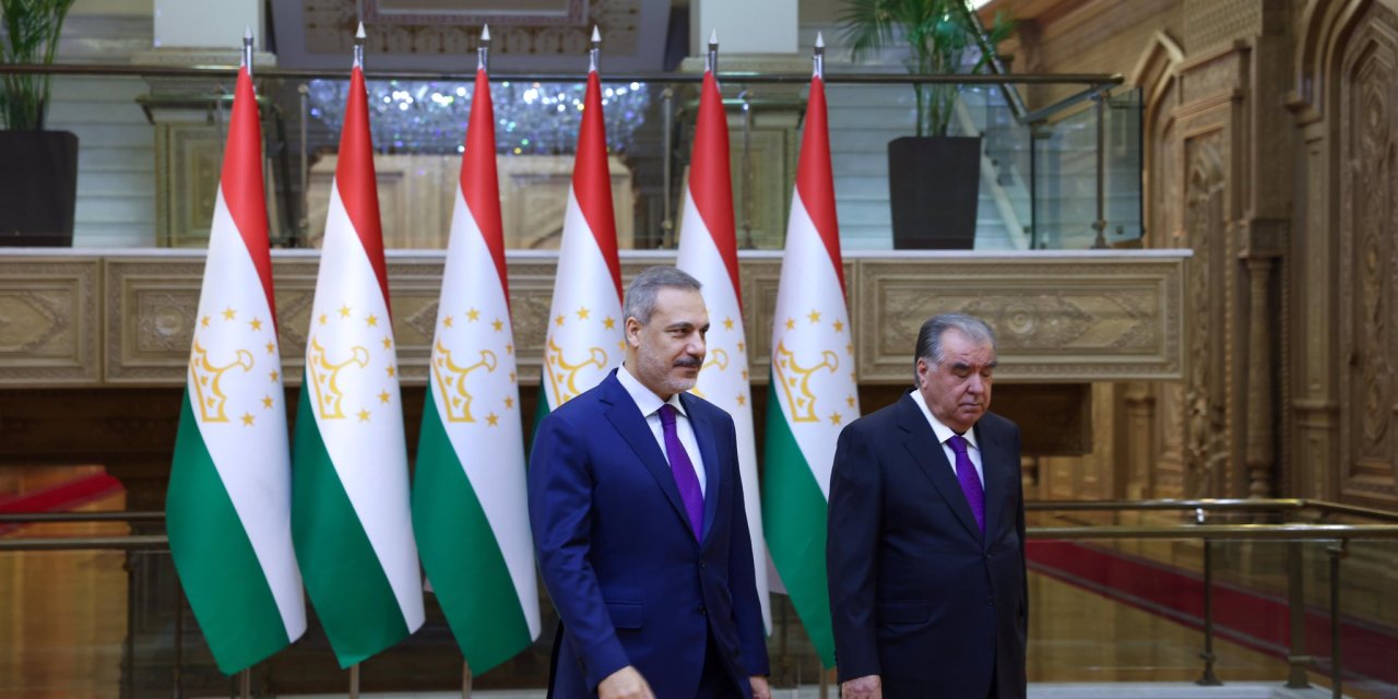 Bakan Fidan, Tacikistan Cumhurbaşkanı Rahman İle Görüştü - Düzelterek Yeniden