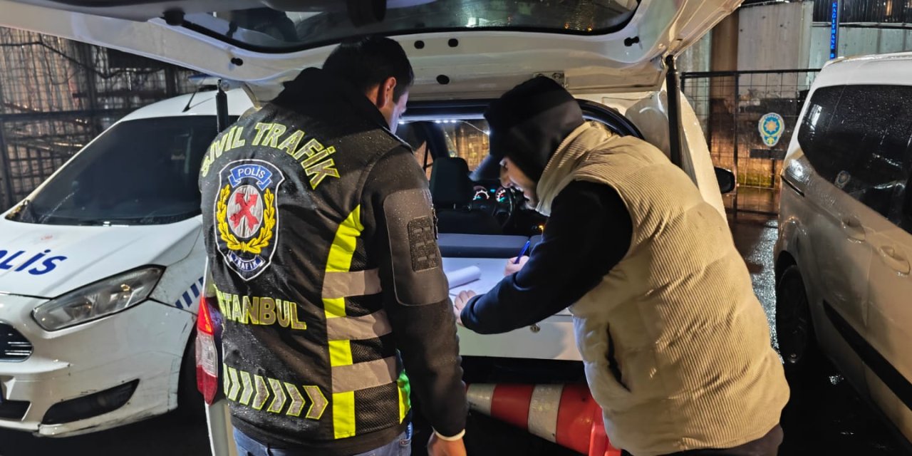 Trafikte Yol Kesen Sürücünün Ehliyeti İptal Edildi