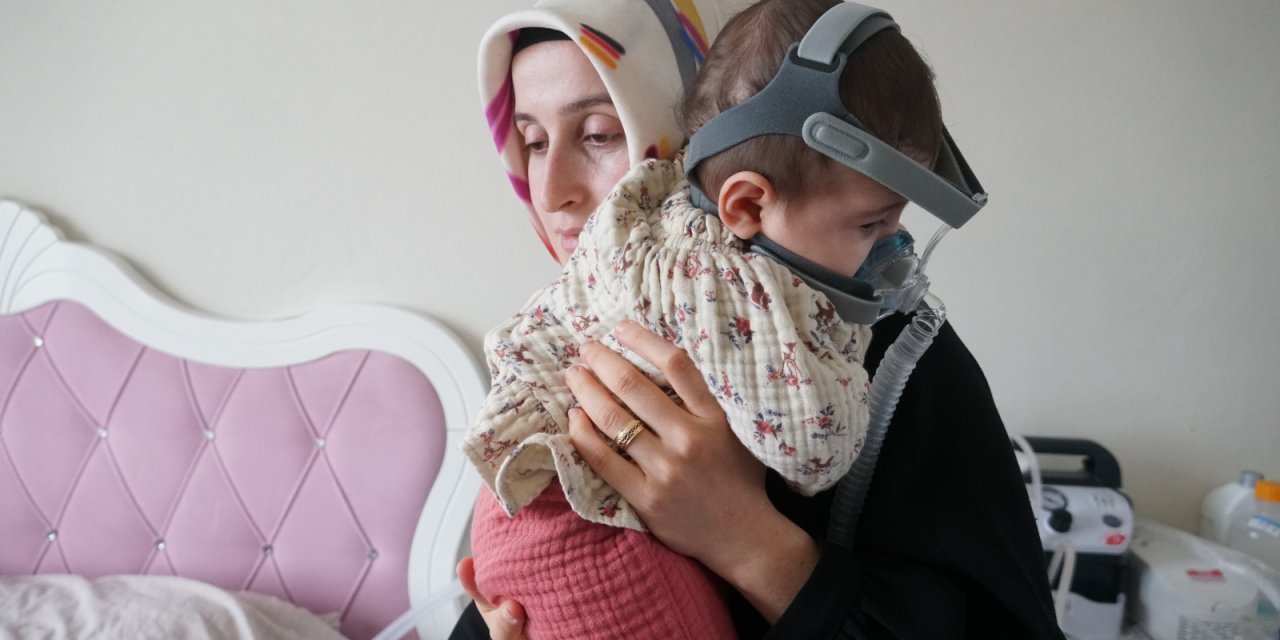 Eski Milli Futbolcu, Formasını Sma Hastası Havva İçin Canlı Yayında Sattı