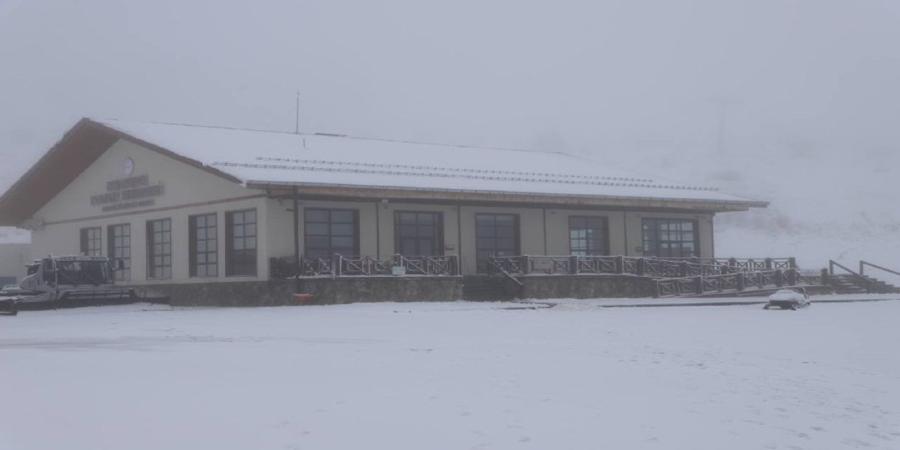 Keltepe Kayak Merkezi'nde Kar Kalınlığı 10 Santime Ulaştı