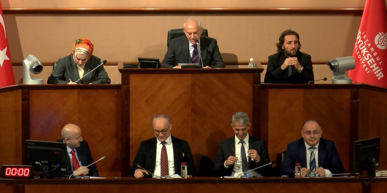 İbb Meclisi'nde 'Beltur Borçlarını Ödeyemiyor' Tarışması