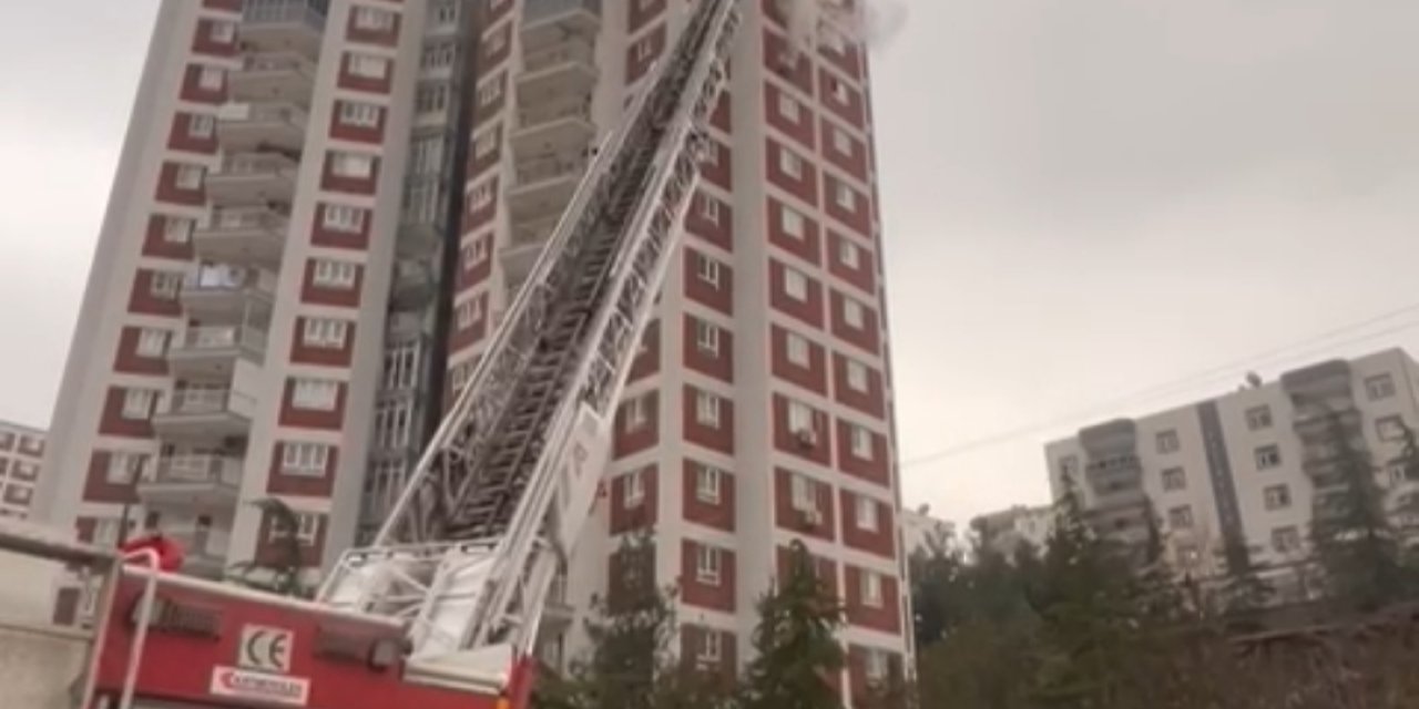 Mardin'de 15 Katlı Binanın 11'inci Katında Korkutan Yangın