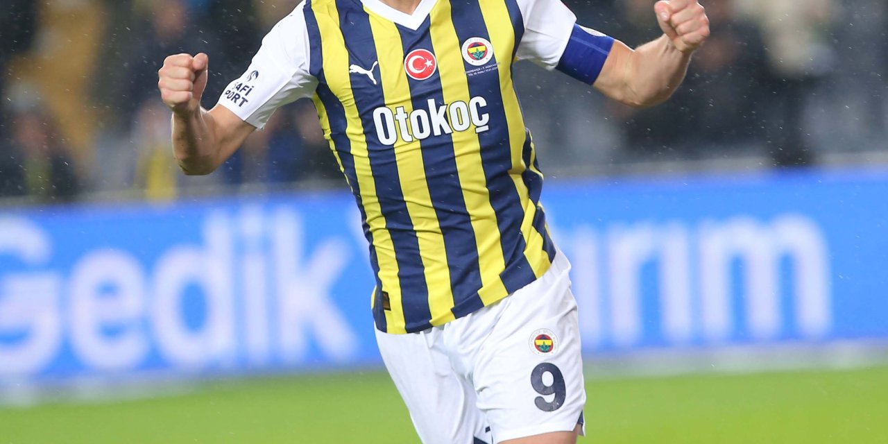 Edin Dzeko: Fenerbahçe’ye Bireysel Hedeflerimi Gerçekleştirmek İçin Gelmedim