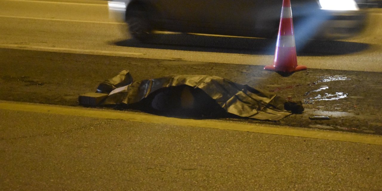 Otoyolda Tır'ın Çarptığı Kadın Öldü