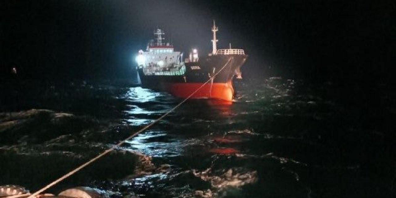 Silivri Açıklarında Asfalt Tankerinde Yangın