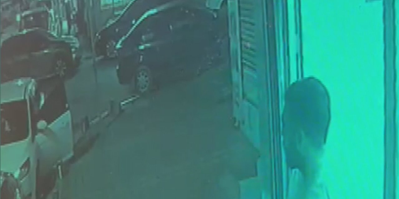 Sultangazi'de Sohbet Ederken Önce Güldü Sonra Ateş Etti