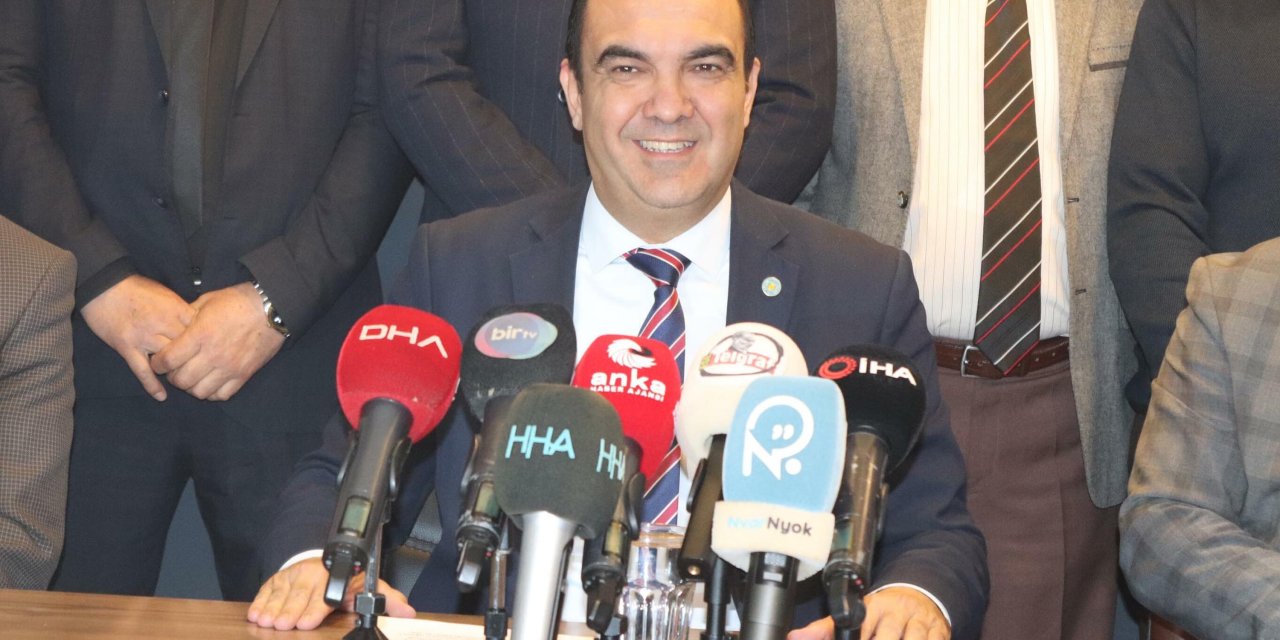 İyi Parti İzmir İl Başkanı Ve Yönetimi Görevden Alındı