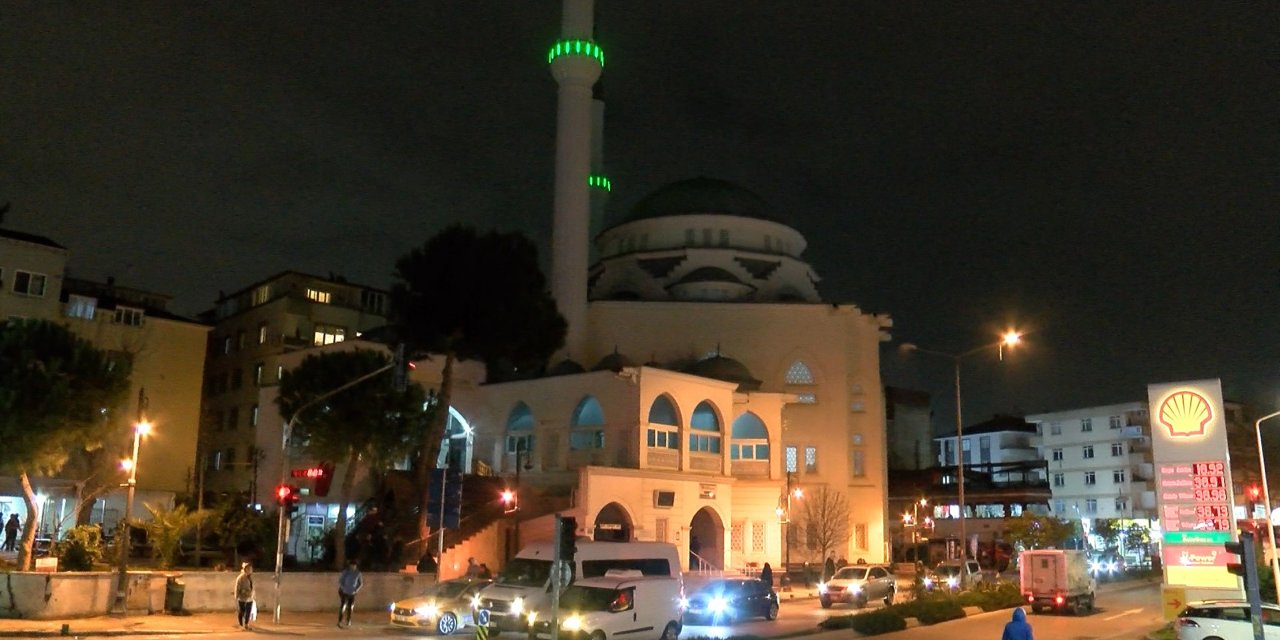 İstanbul'da Camilerde Regaip Kandili İdrak Edildi