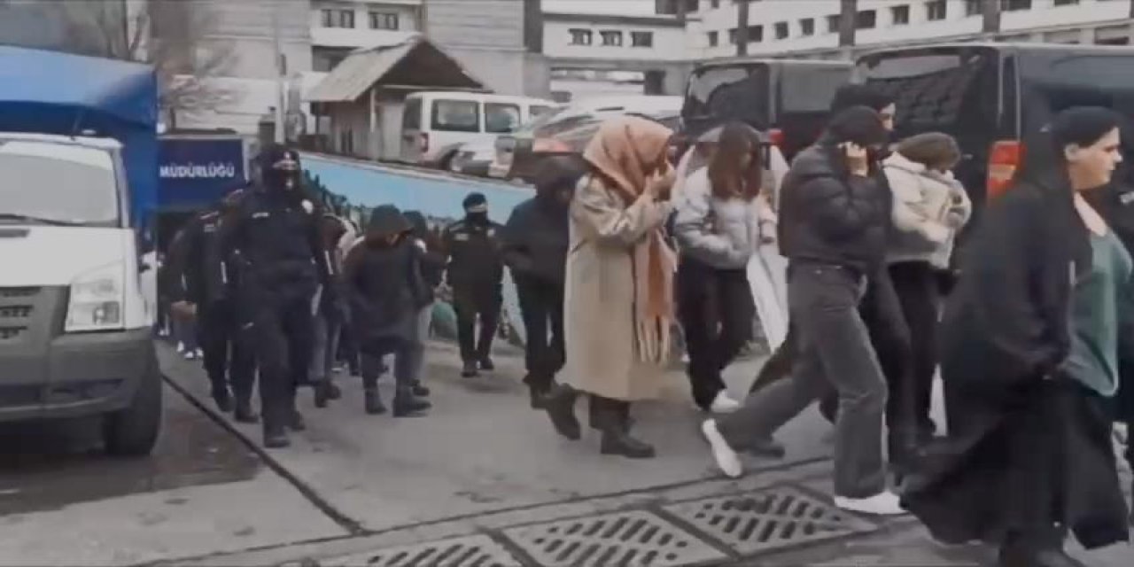 İstanbul'da Forex Operasyonunda Ele Geçirilenler Emniyette Sergilendi